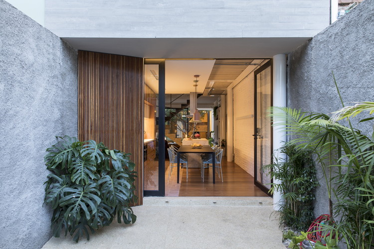 Pirajá House / Estúdio BRA Arquitetura - Image 3 of 45