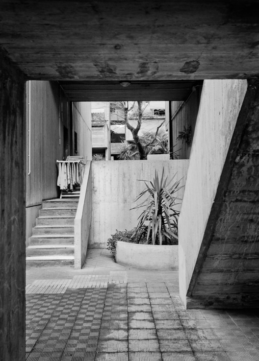 Classic Architecture with a Social Agenda (1960-Today) - Image 3 of 25