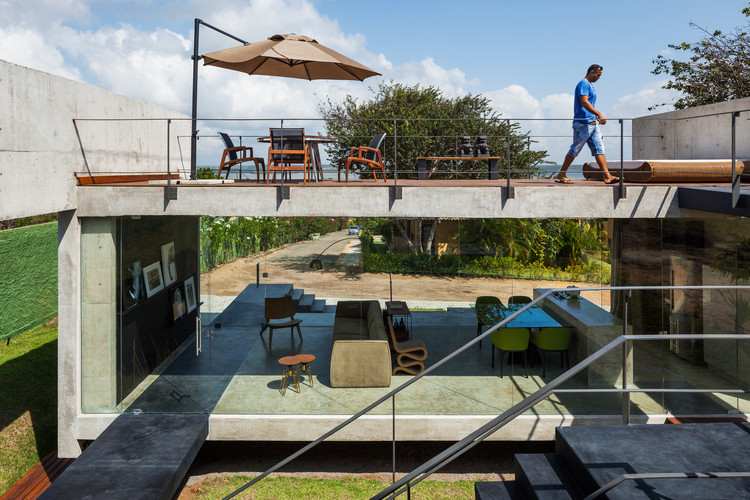 Two Beams House / Yuri Vital - Facade