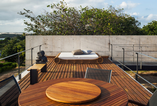 Two Beams House / Yuri Vital - Table, Chair, Deck, Patio, Garden