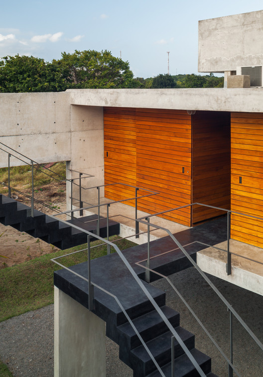 Two Beams House / Yuri Vital - Brick, Stairs, Facade, Concrete, Handrail