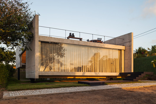 Two Beams House / Yuri Vital - Facade