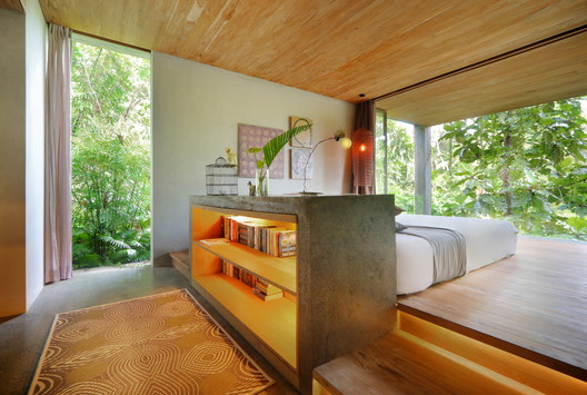 Chameleon Villa / Word of Mouth Architecture - Beam, Windows