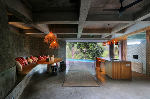 Chameleon Villa / Word of Mouth Architecture - Table, Chair, Beam