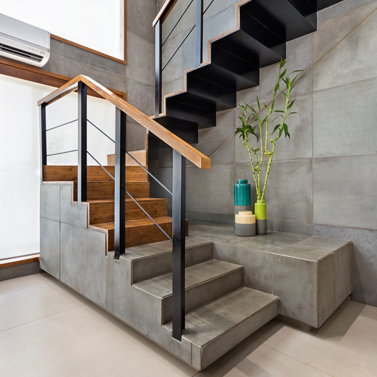 The Open House / STUDIO Nishita Kamdar - Facade, Handrail