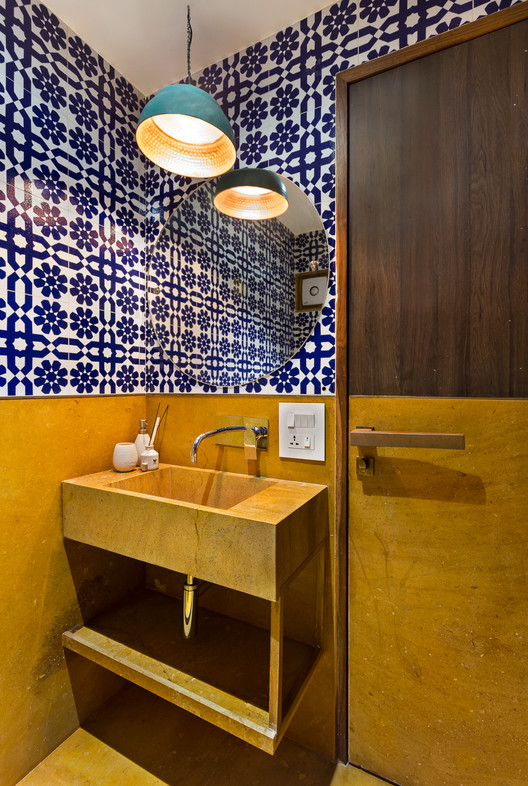 The Open House / STUDIO Nishita Kamdar - Countertop, Sink, Shelving, Bathroom