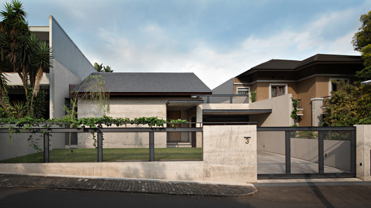 Hikari House / Pranala Associates - Windows, Fence, Facade