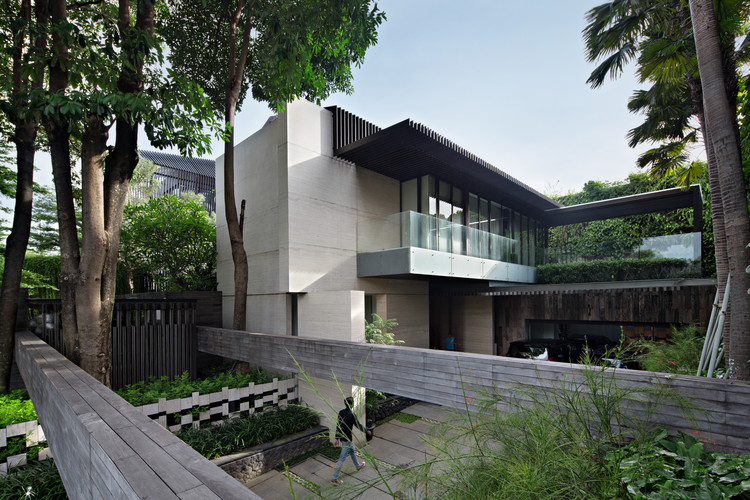 A Box in Disguise / Wahana Architects - Windows, Facade