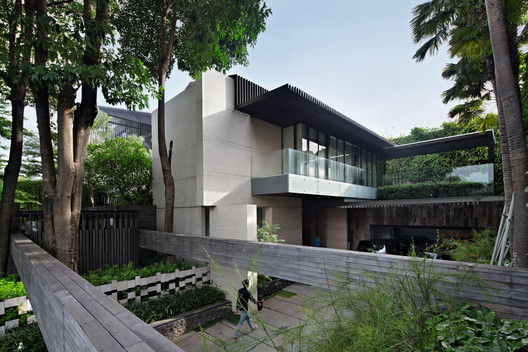 A Box in Disguise / Wahana Architects - Windows, Facade