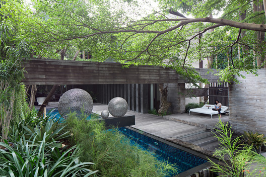 A Box in Disguise / Wahana Architects - Waterfront, Garden