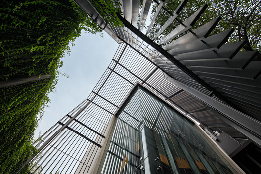 A Box in Disguise / Wahana Architects - Facade, Steel