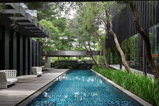 A Box in Disguise / Wahana Architects - Garden, Courtyard