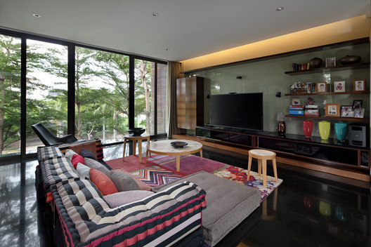 A Box in Disguise / Wahana Architects - Table, Sofa, Chair, Windows