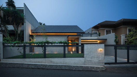 Hikari House / Pranala Associates - Windows, Facade