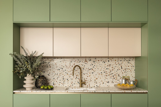 Trends Always Come Back: Retro Aesthetics with Modern Materials - Image 17 of 22