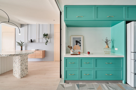 Trends Always Come Back: Retro Aesthetics with Modern Materials - Image 15 of 22
