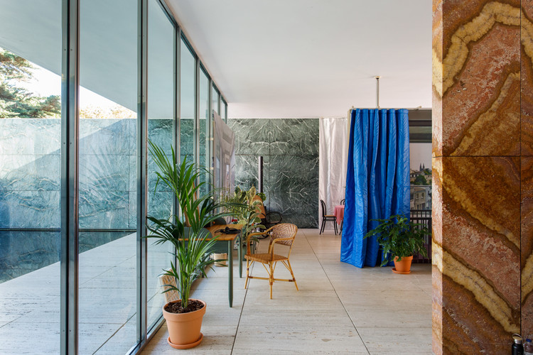 Intervention at the Mies van der Rohe Pavilion Reflects on the Rehabilitation of Large-scale Housing Blocks - Featured Image