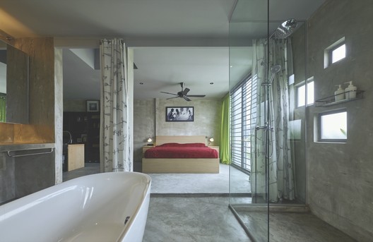Terrace House Renovation / O2 Design Atelier  - Bathtub, Bed