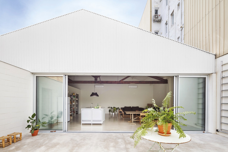 Warehouse Transformation / Thomas Raynaud + Paul Devarrieux - Exterior Photography, Mixed Use Architecture