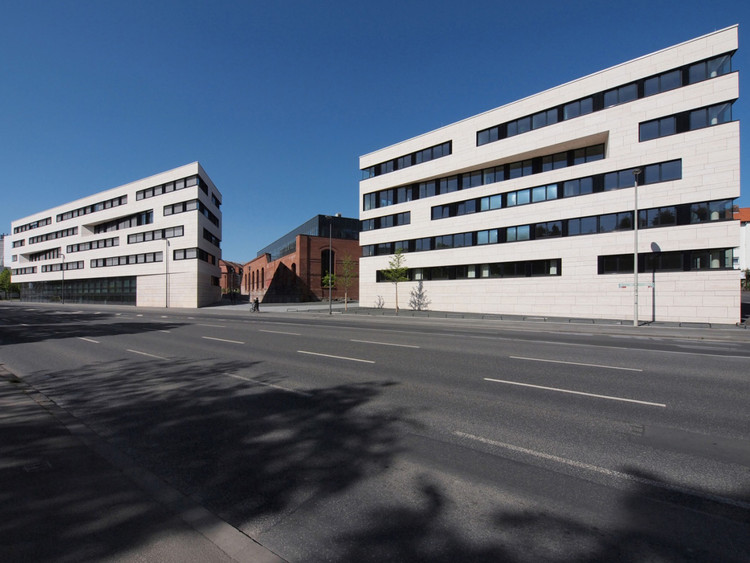 Institute buildings University Kassel / ATELIER 30 - University, Facade