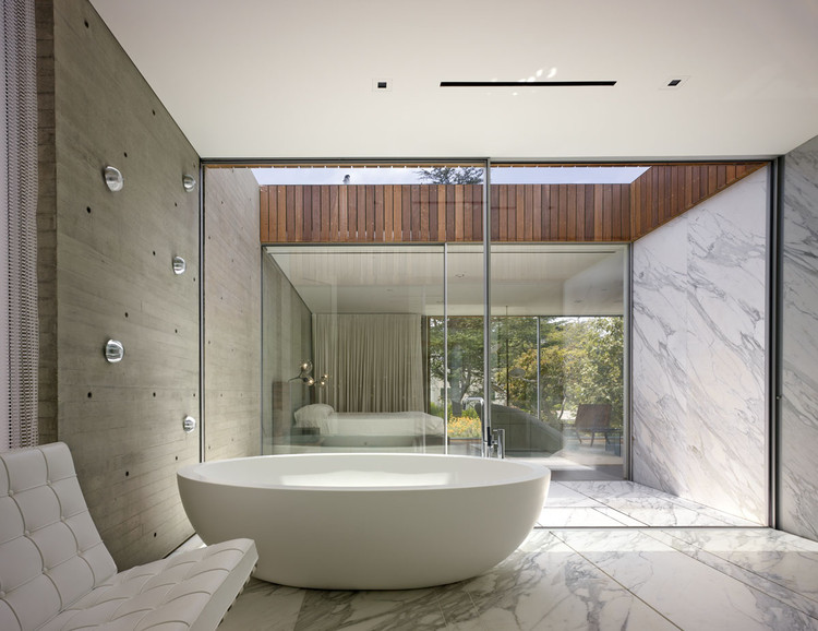 Taslimi Residence / Fleetwood Fernandez Architects - Bathtub, Bathroom