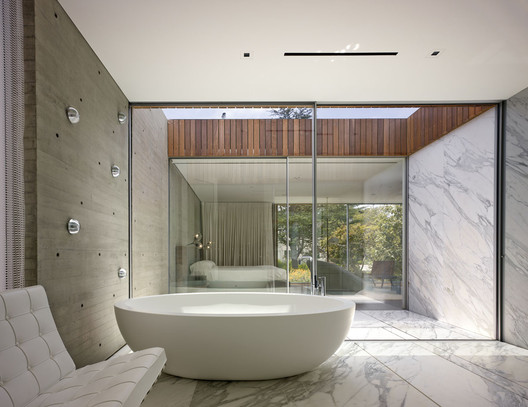 Taslimi Residence / Fleetwood Fernandez Architects - Bathtub, Bathroom
