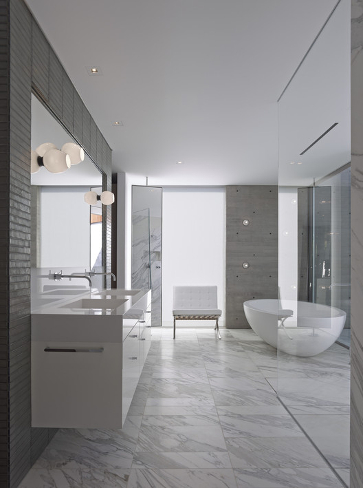 Taslimi Residence / Fleetwood Fernandez Architects - Bathroom, Door, Sink, Bathtub, Countertop, Shower