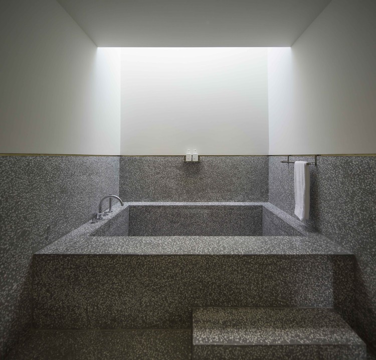 Tsingpu Yangzhou Retreat / Neri&Hu Design and Research Office - Sink, Bathroom, Countertop, Bathtub