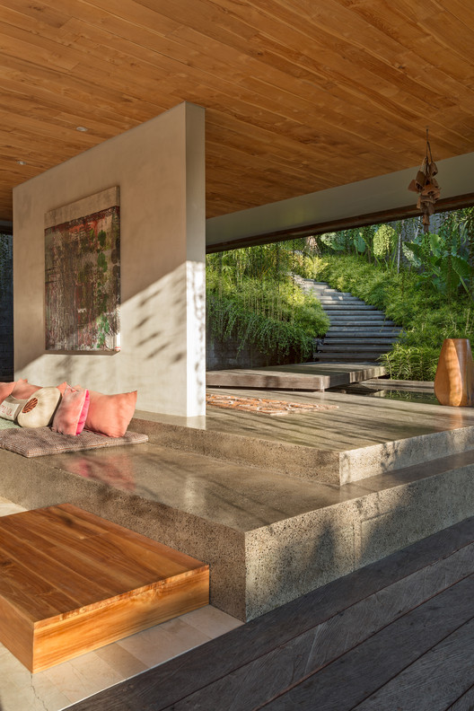Chameleon Villa / Word of Mouth Architecture - Brick, Beam