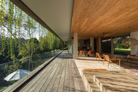 Chameleon Villa / Word of Mouth Architecture - Deck, Beam, Handrail