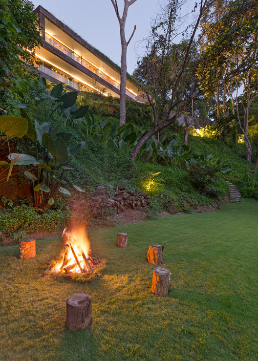 Chameleon Villa / Word of Mouth Architecture - Garden