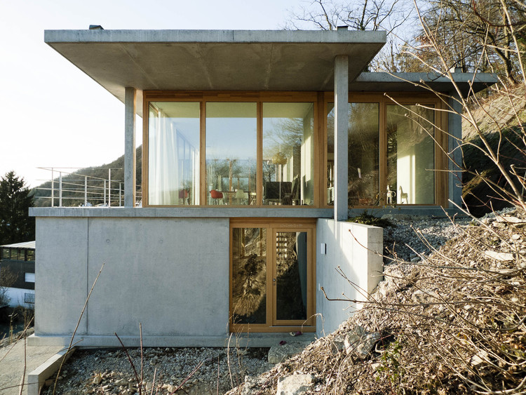House on a Slope / Gian Salis Architect - Exterior Photography, Windows, Facade