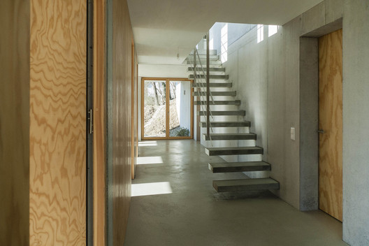 House on a Slope / Gian Salis Architect - Image 14 of 20