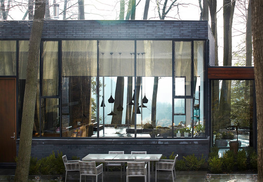 Fallsview Residence  / Setless Architecture - Table, Chair, Facade