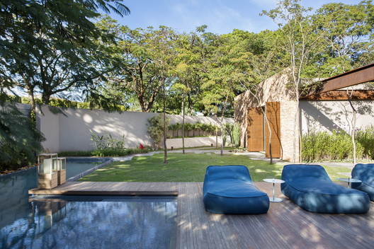 Bourgainvile 2 House / Solange Cálio Arquitetos - Exterior Photography, Garden