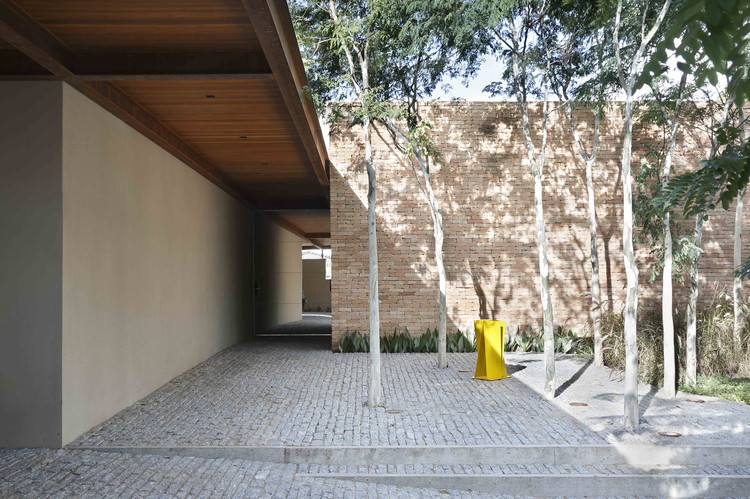Bourgainvile 2 House / Solange Cálio Arquitetos - Image 14 of 38