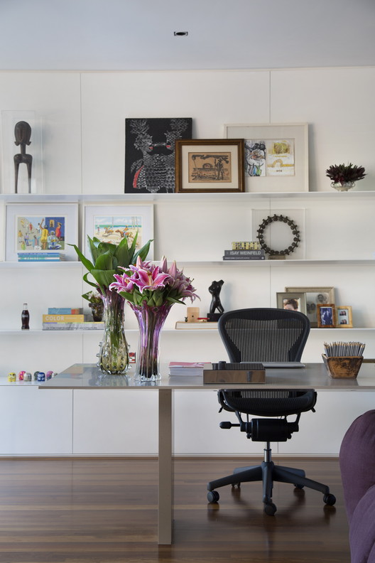 Bourgainvile 2 House / Solange Cálio Arquitetos - Interior Photography, Table