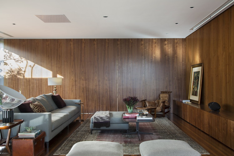 Bourgainvile 2 House / Solange Cálio Arquitetos - Interior Photography, Living Room, Table, Sofa