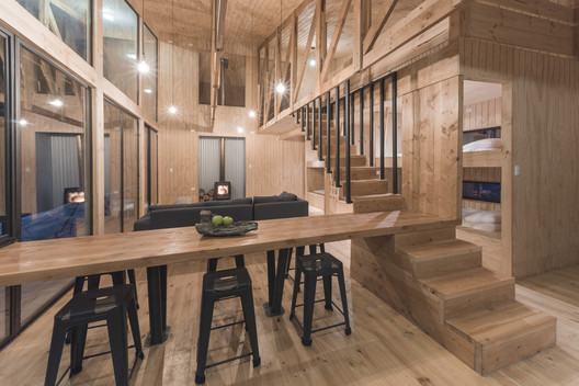 La Quimera House / Ruca Proyectos - Table, Windows, Beam