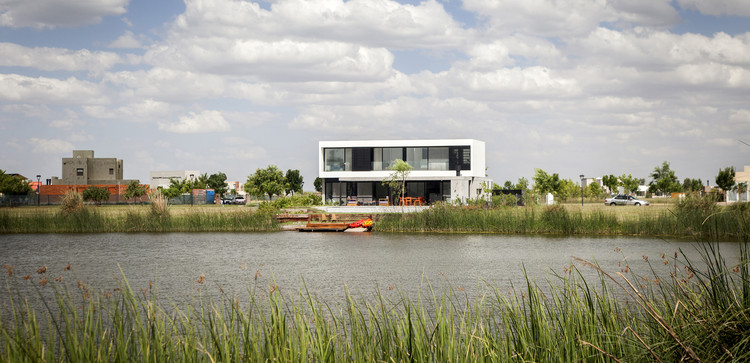 Casa N / Estudio GMARQ - Exterior Photography, Waterfront