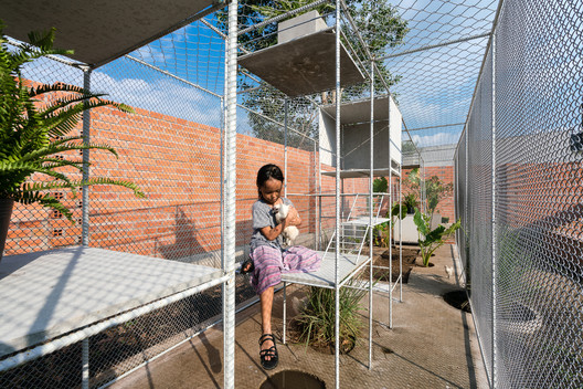 Chicken House / Tropical Space - Image 5 of 30