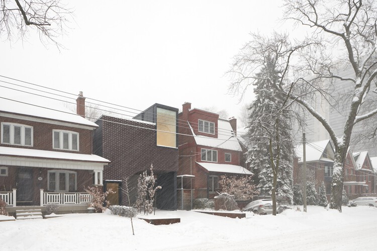 The Craft of Brick Bonding: 4 Projects That Explore Textural Designs Adapted to Canada's Winter Conditions - Featured Image