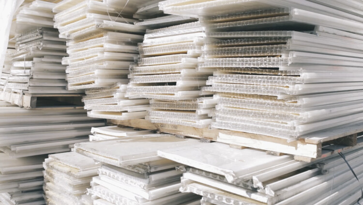 Upcycling Polycarbonate: Trapezoidal and Corrugated Sheets from Waste - Featured Image