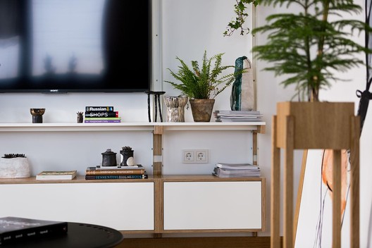 Apartment in Kiev / Alena Yudina - Interior Photography, Kitchen, Table, Shelving