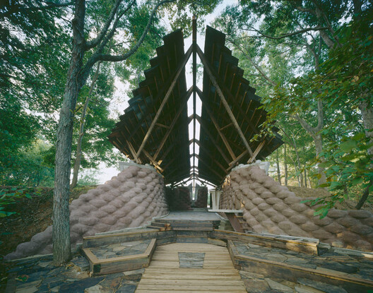 Designing Shared Rural Environments: Defining Public Spaces beyond Urban Metrics - Image 6 of 11