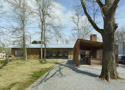 Designing Shared Rural Environments: Defining Public Spaces beyond Urban Metrics - Image 9 of 11