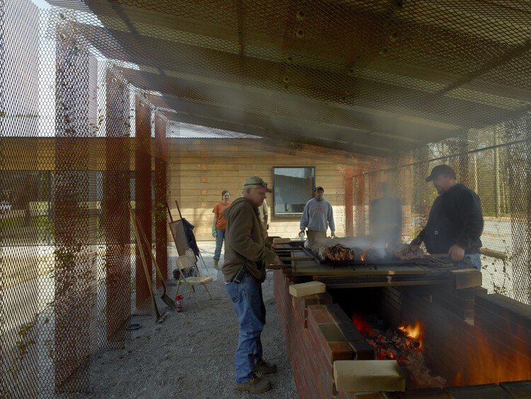 Designing Shared Rural Environments: Defining Public Spaces beyond Urban Metrics - Image 5 of 11
