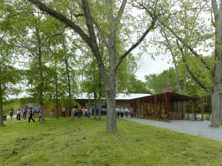 Designing Shared Rural Environments: Defining Public Spaces beyond Urban Metrics - Image 10 of 11