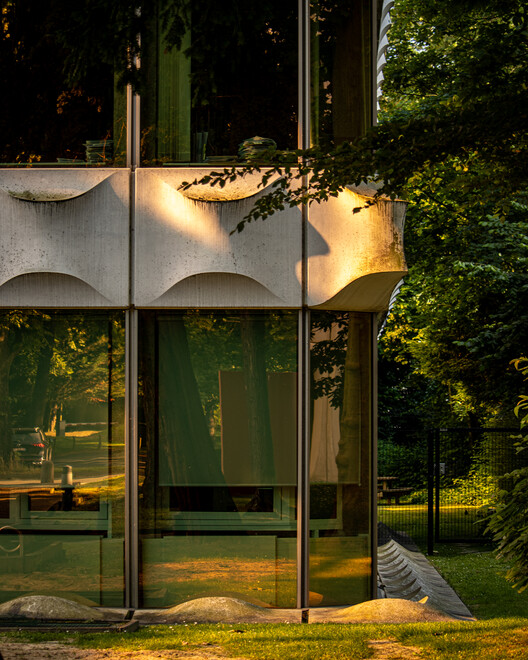 Prefabrication and Formal Boldness in Belgian Modernism: The Story of the CBR and LH 187 Buildings in Brussels - Image 12 of 25
