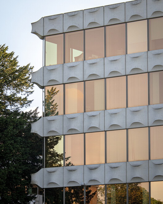Prefabrication and Formal Boldness in Belgian Modernism: The Story of the CBR and LH 187 Buildings in Brussels - Image 6 of 25